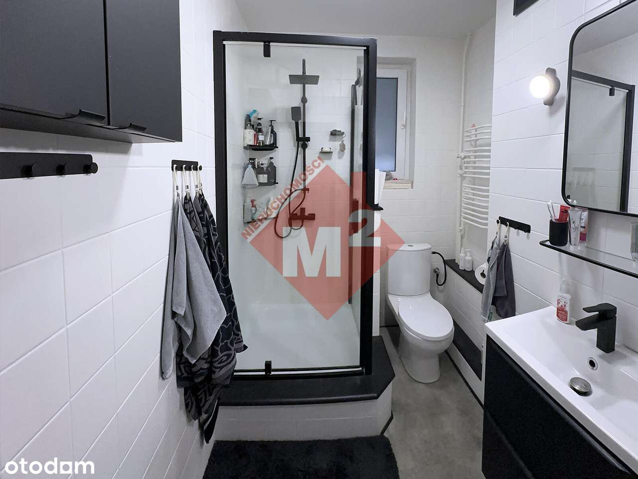 Dom wolnostojący w cichej dzielnicy domów jednorodzinnych .-11