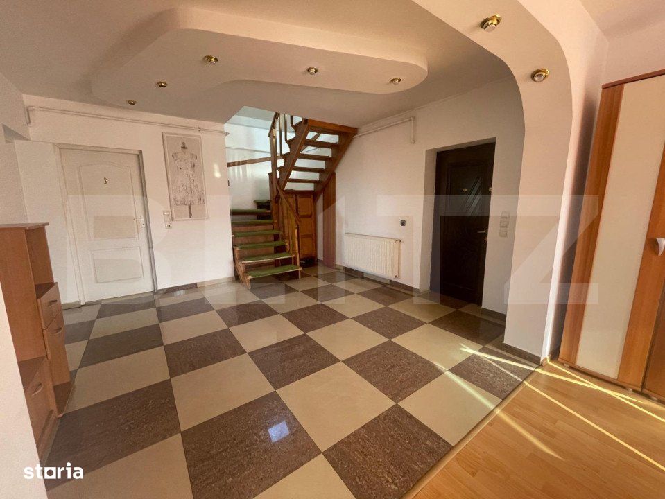 Apartament 4 camere, scara interioara, 100mp, zona Stefan cel Mare