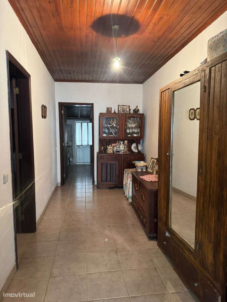 Moradia T3 com jardim, garagem e anexo - Grande imagem: 5/16