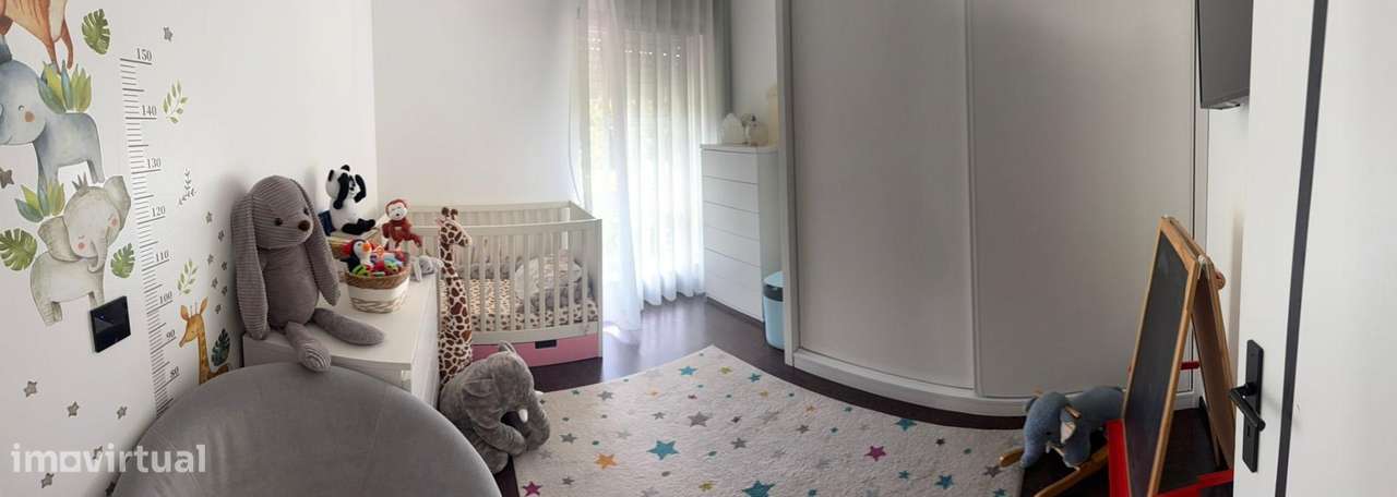 Moradia geminada Bi-Familiar T3 + T1 — Dois espaços...-19