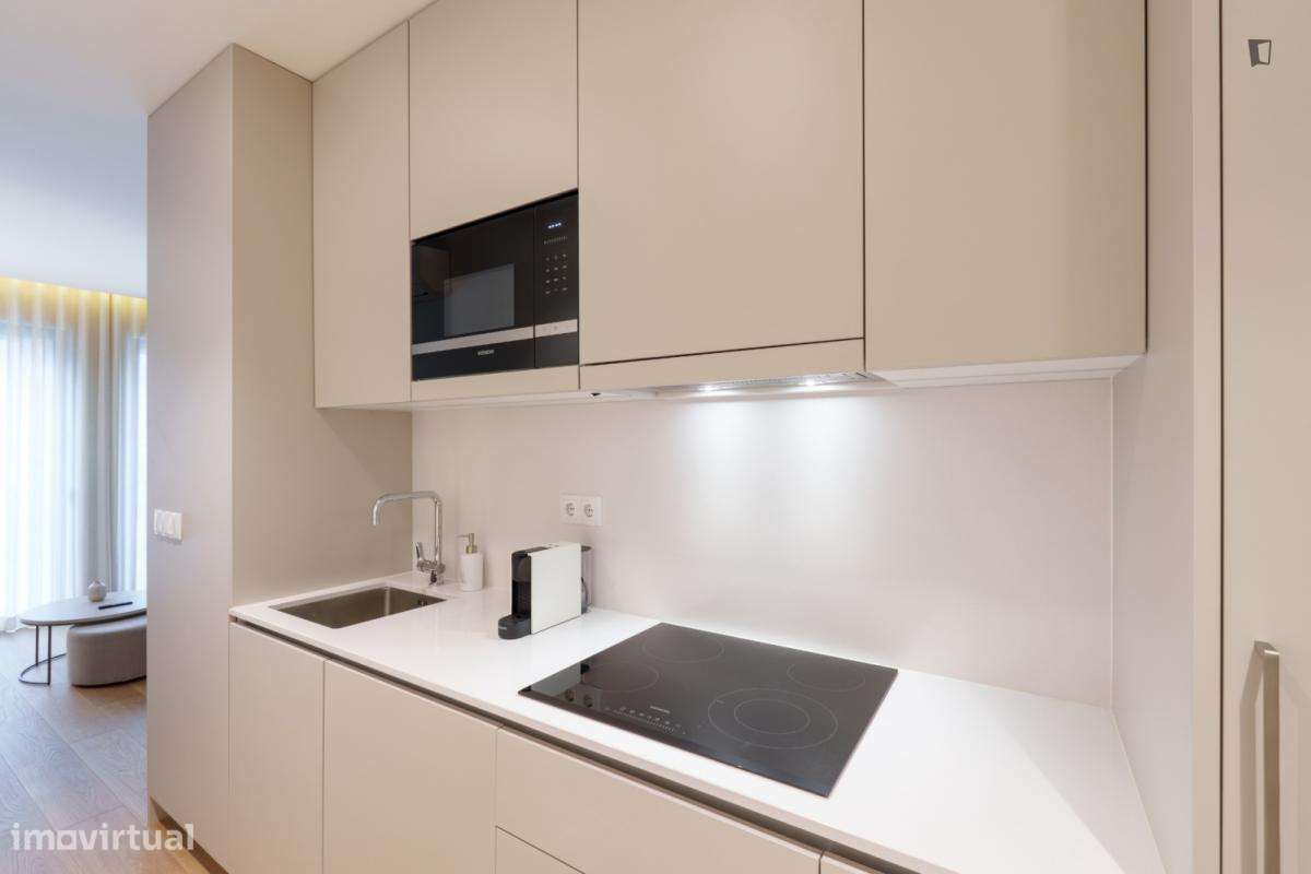 Estúdio - localizado em Santo Ildefonso Porto - Grande imagem: 3/23