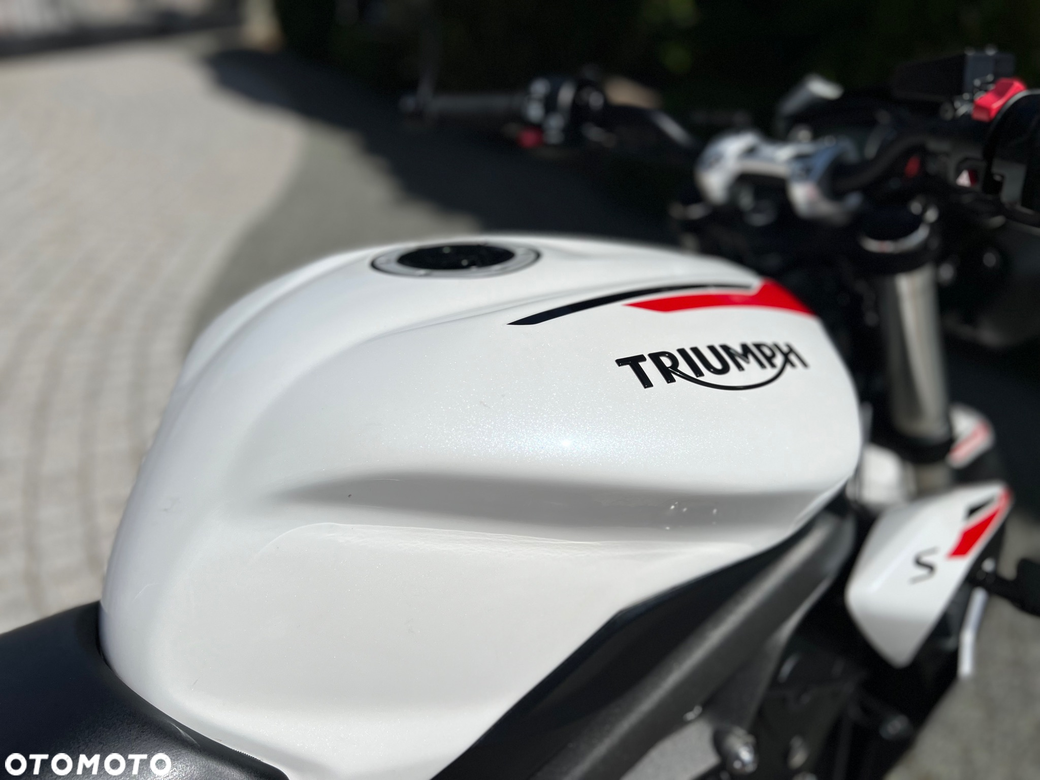 Triumph Street Triple - 12