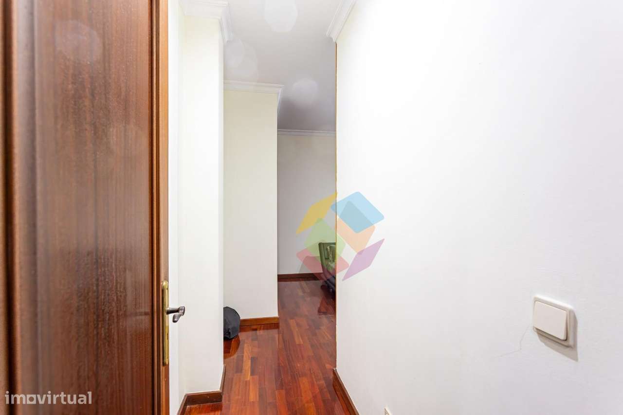 Excelente T2 no Último Andar com Terraços e Garagem em São...-7