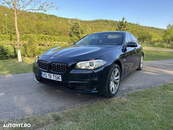 BMW Seria 5 520d xDrive Aut. Luxury Line - 2