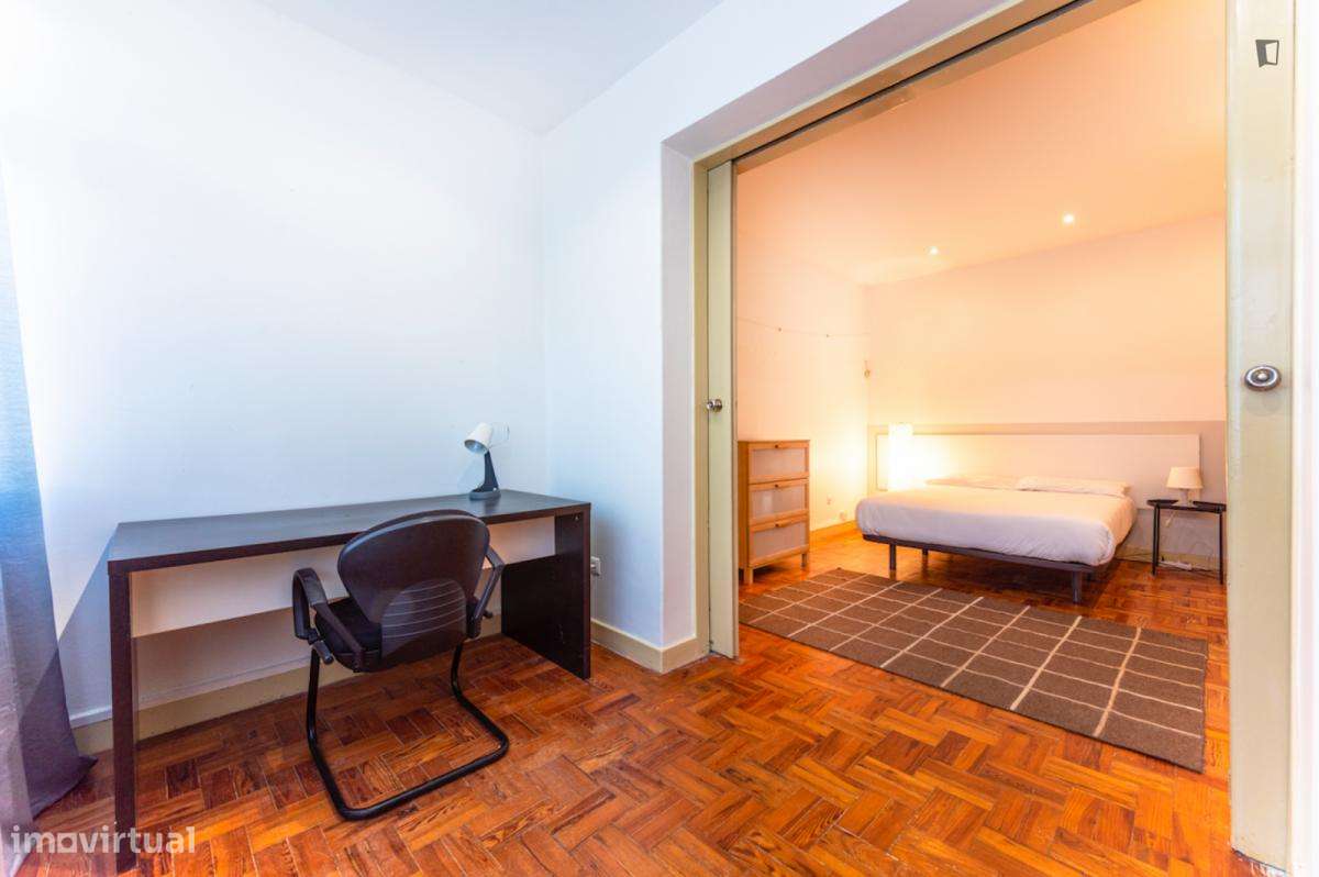 Quarto - localizado em Montes Claros Coimbra - Grande imagem: 5/11