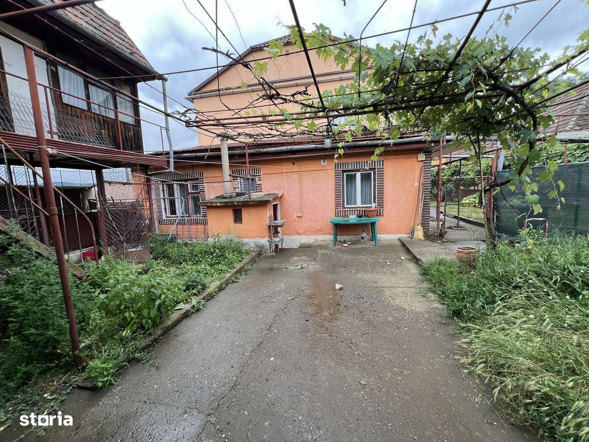 Apartament la casa, 3 camere, gradina propeie, pivnita, in oras Medias-1