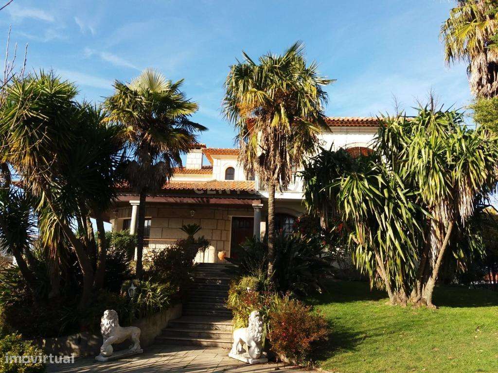 Moradia espectacular T8 em Forjães com 782 m2 constrúido e 4560 m2 de - Grande imagem: 5/29