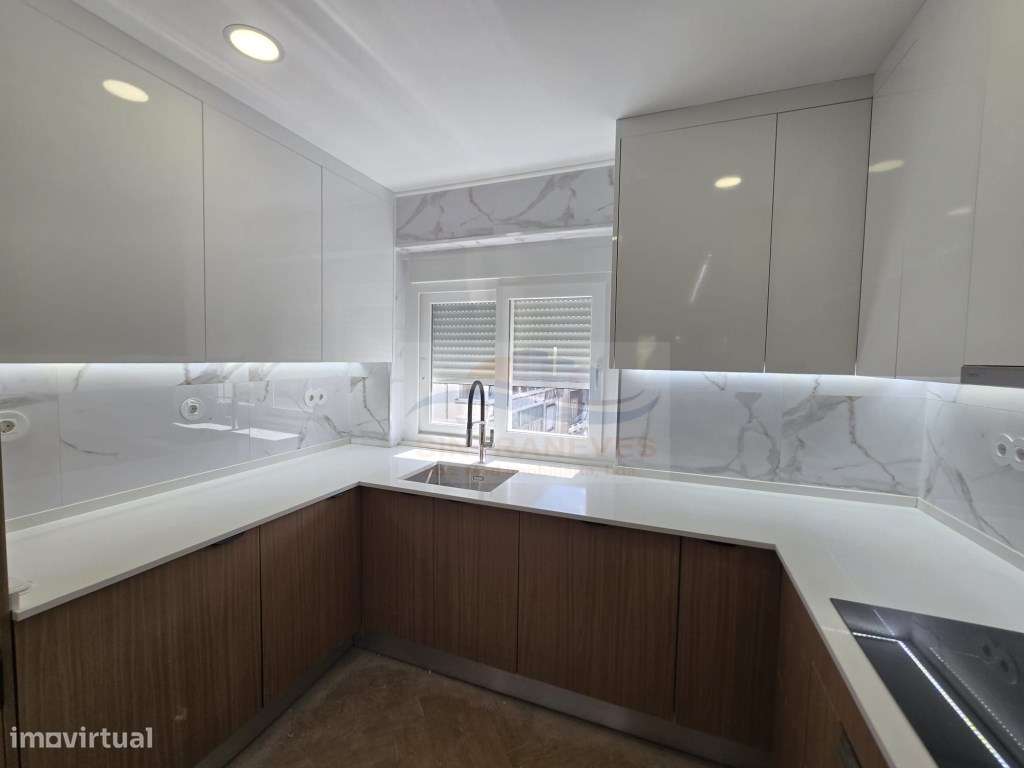 T3 Junto á Urbanização Vila Chã, com 2 WCS e Varandas - Totalmente ...-18