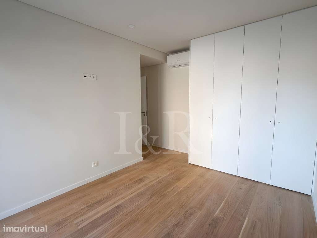 Apartamento T3 com varanda e estacionamento em Miraflores, Oeiras-16