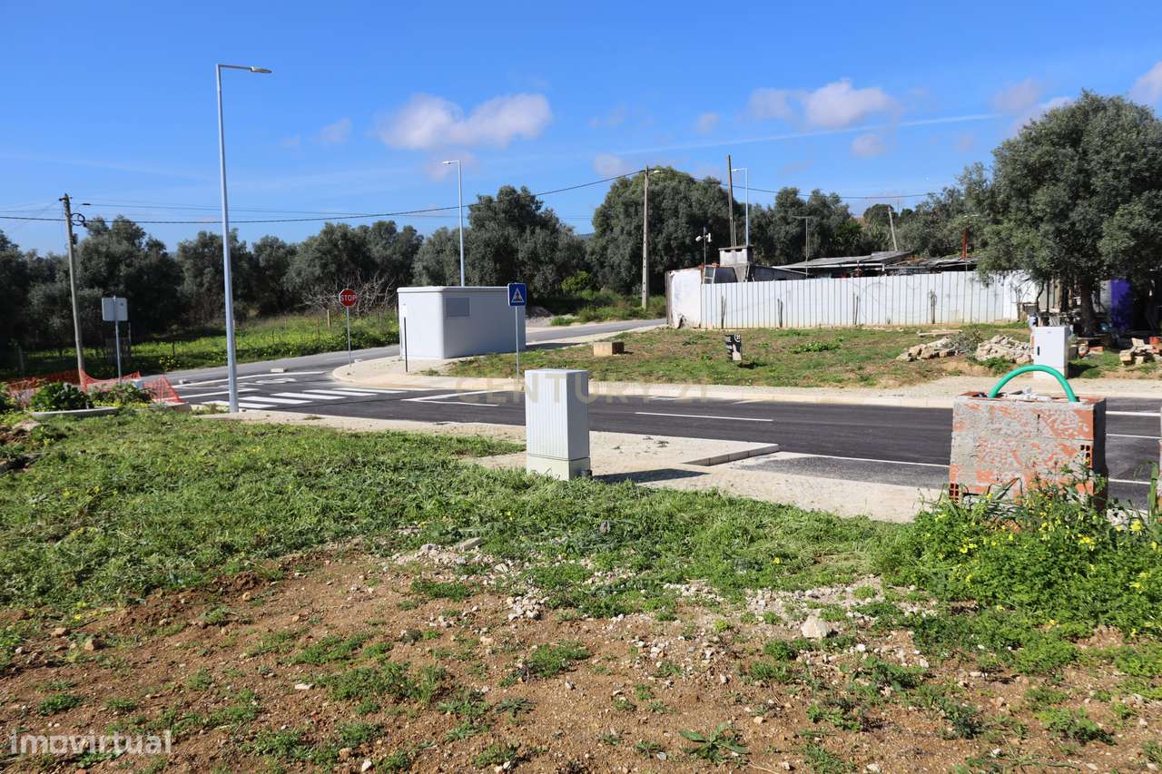 Lote de Terreno Urbano - Grande imagem: 2/6