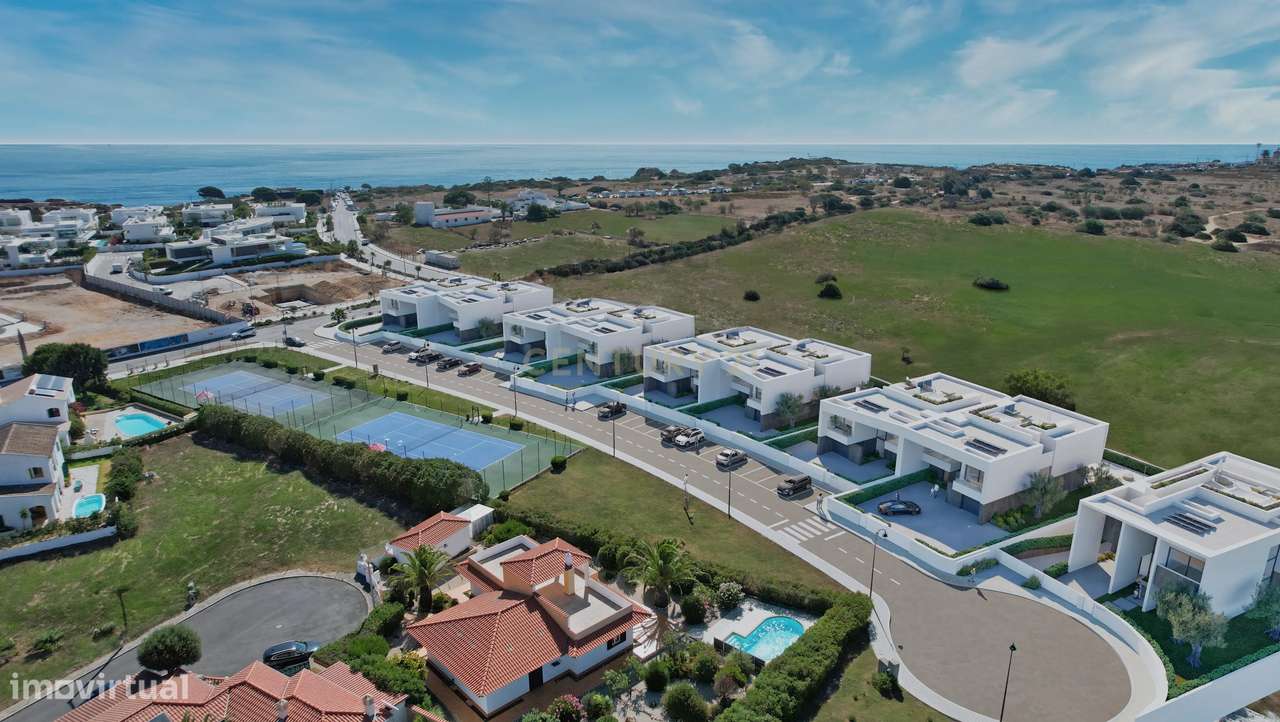 Moradia T4 De Luxo Com Piscina Em Lagos Com Vistas Deslumbrantes Para
