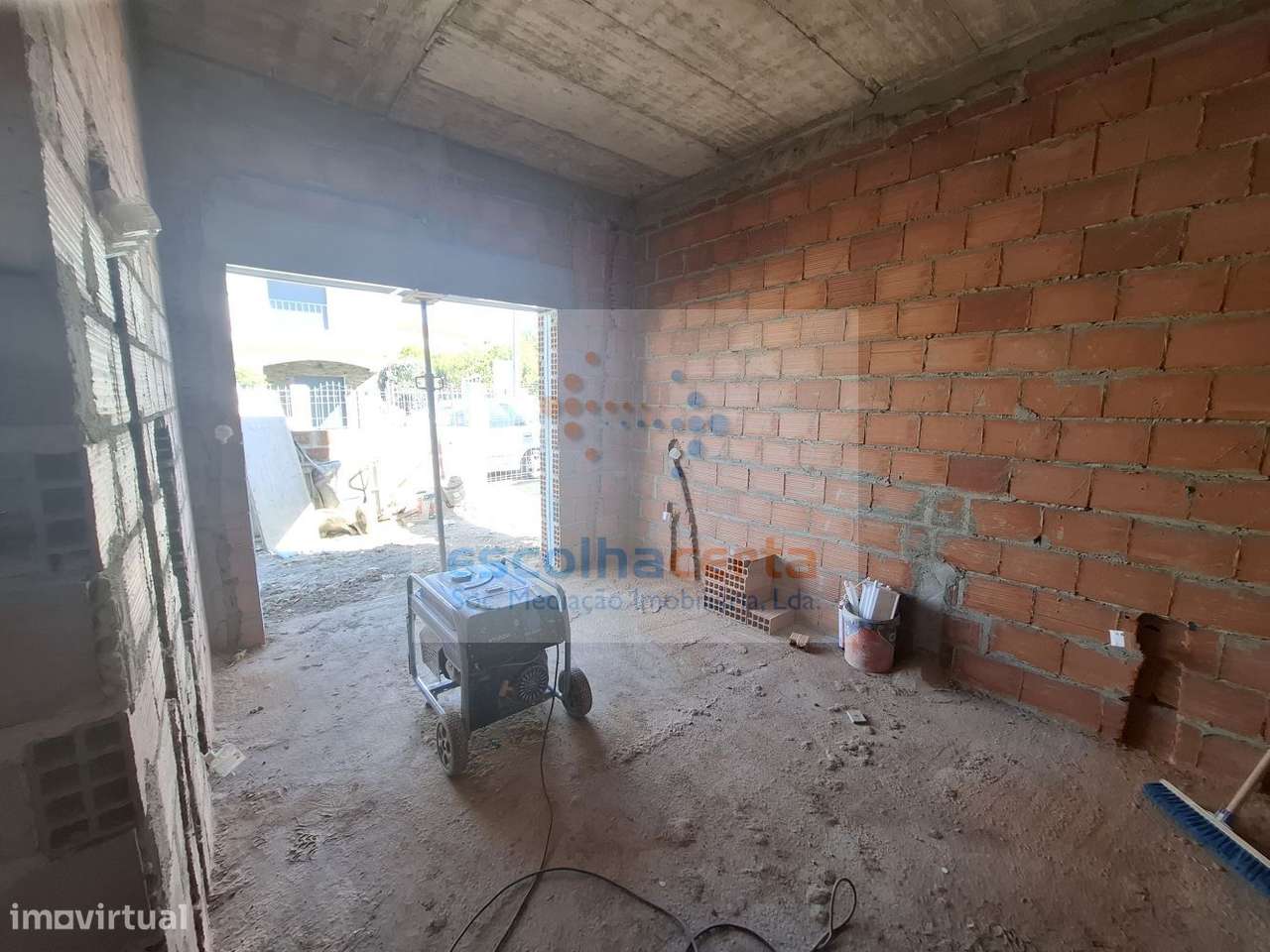 MORADIA TÉRREA T4 ISOLADA EM CONSTRUÇÃO - FERNÃO FERRO-15