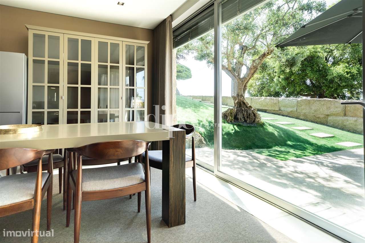 Luxuosa Moradia T3 com piscina, ginásio e jardins-11