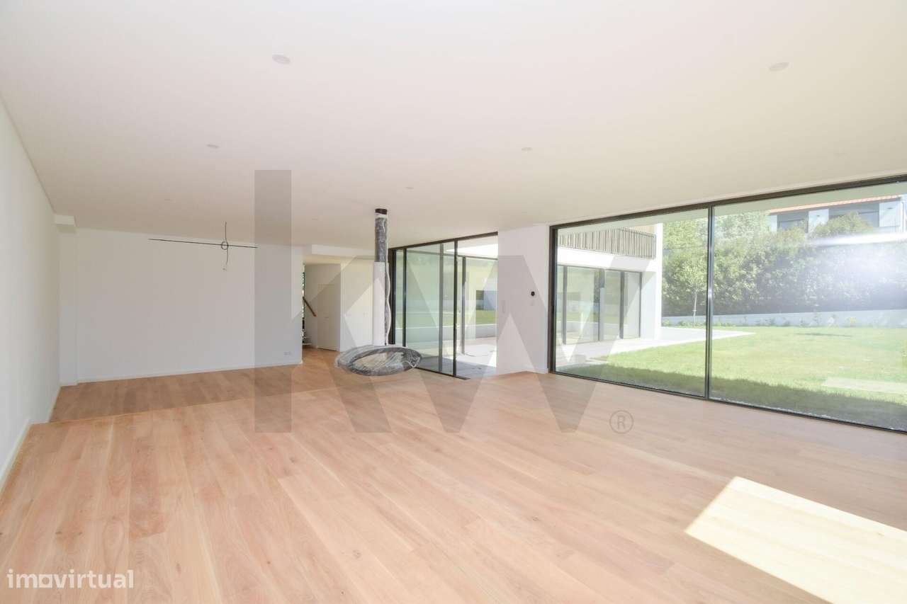 Moradia Contemporânea T5 no Oeiras Golf & Residence-17