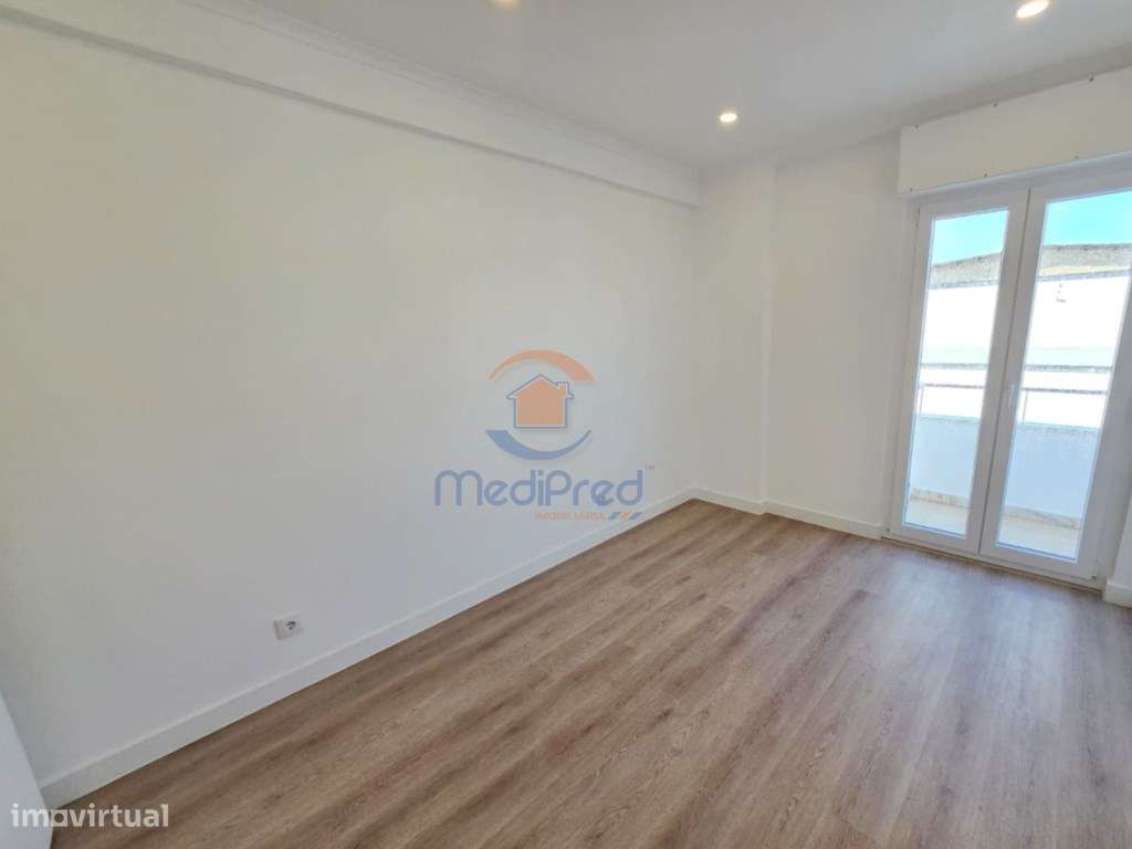 Apartamento T3 Totalmente Remodelado | Camarate, Loures-18