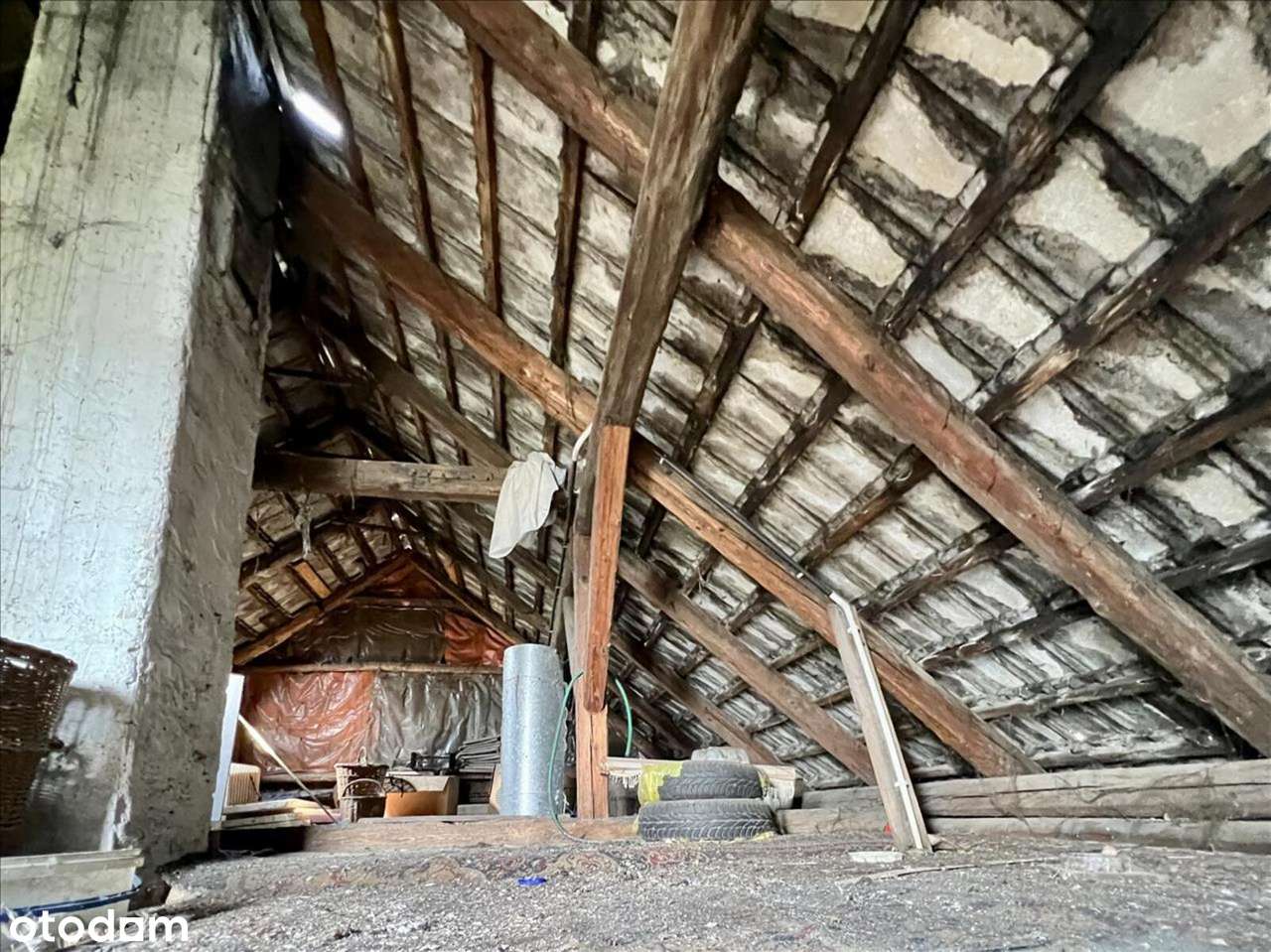 Wyjątkowa nieruchomość. Drewniany domek z działką.-9