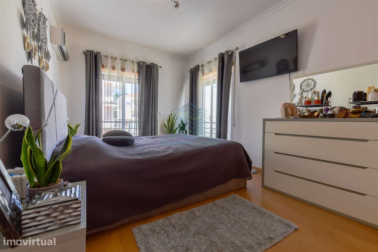 Apartamento T3 com Garagem e Arrecadação em Torres Novas-14