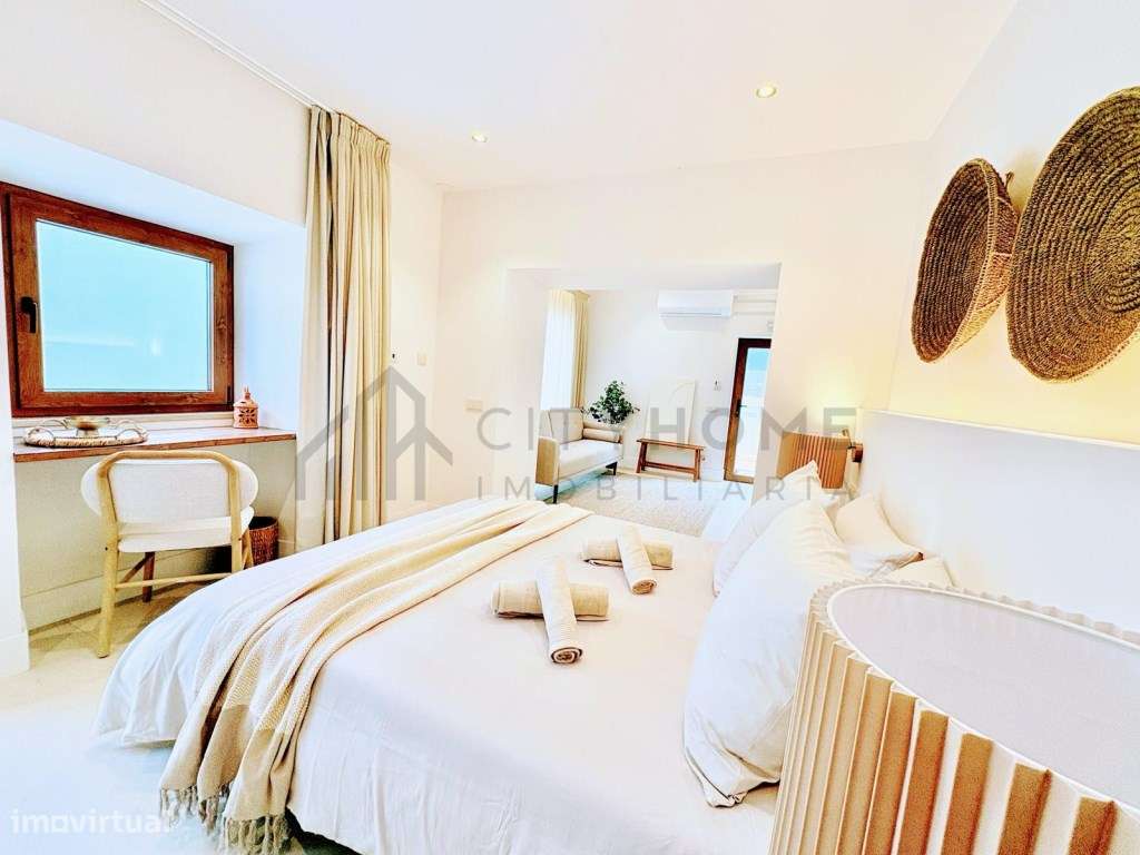 MORADIA DE CHARME COM 4 SUITES INDEPENDENTES E PISCINA-18