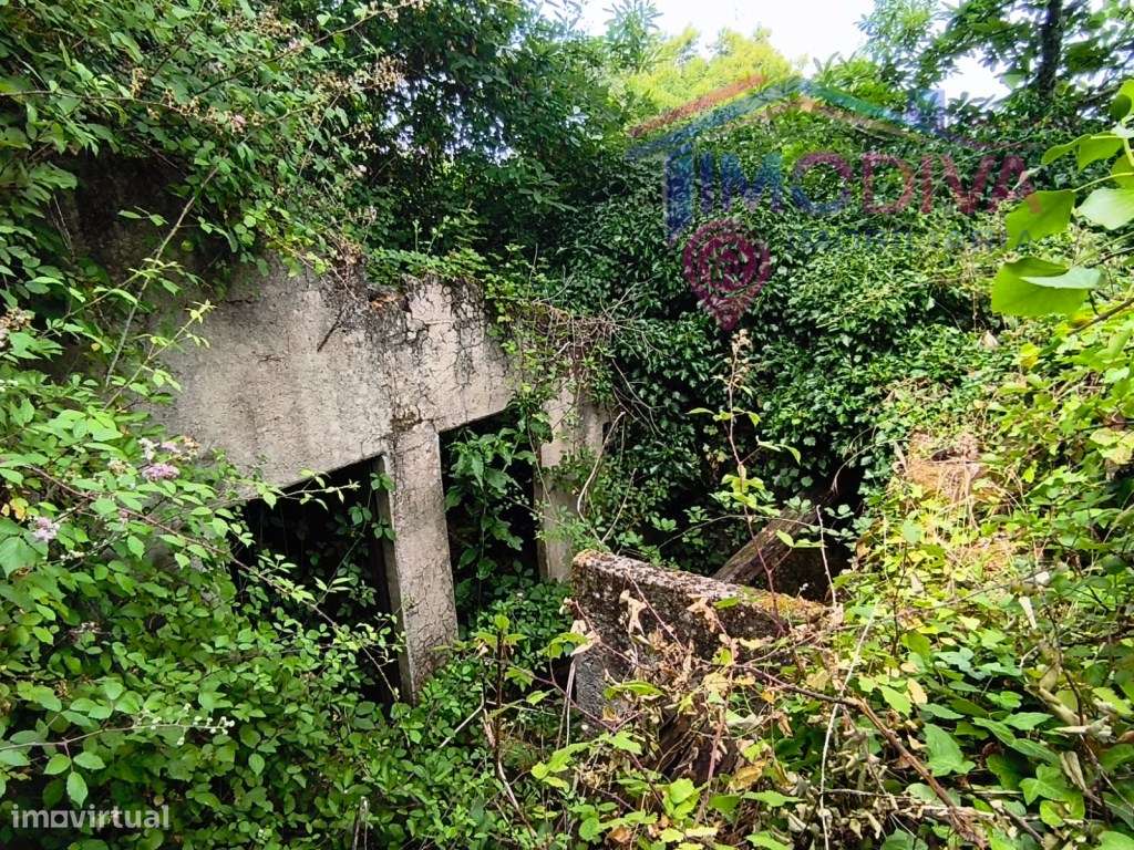Moradia com terreno em Castanheira de Pera-12