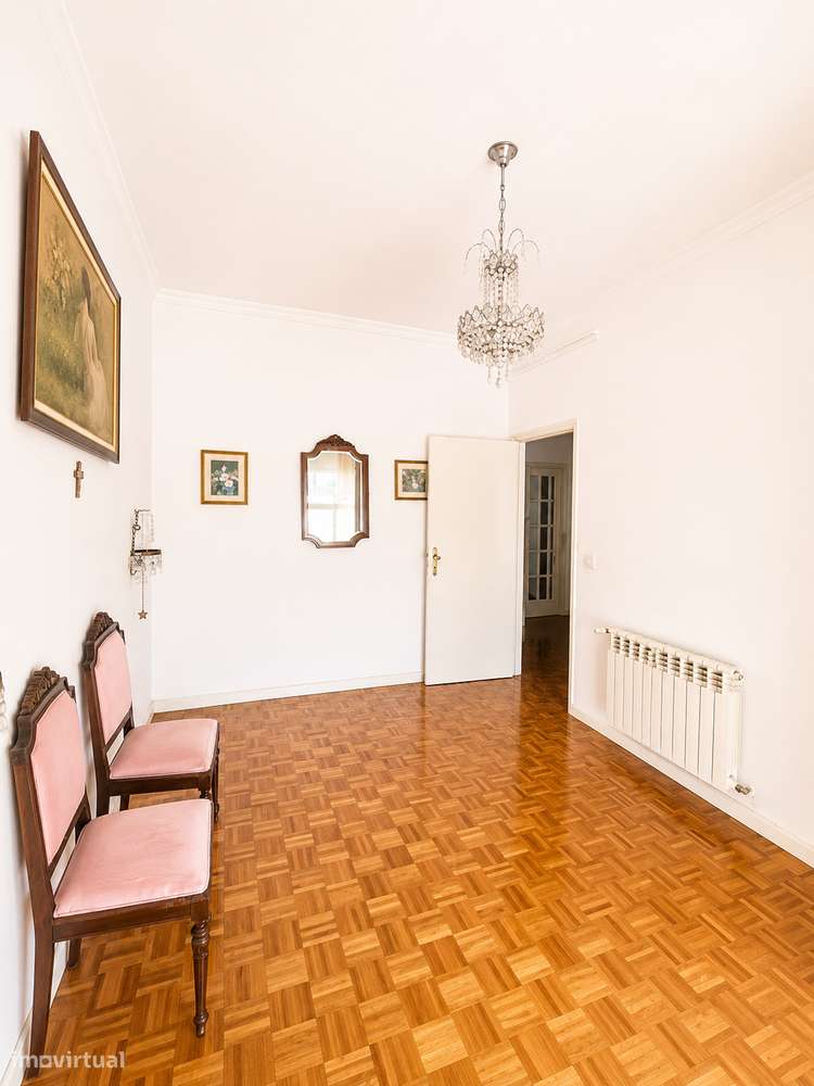 Vende-se apartamento T2 com terraço-8