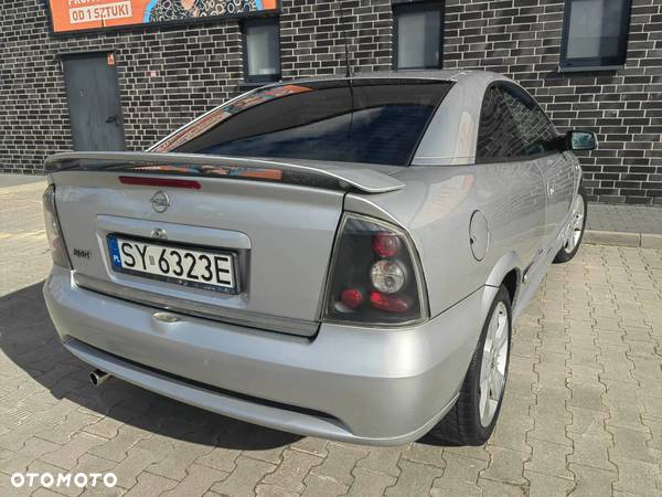 Opel Astra II 2.2 Sport - 15