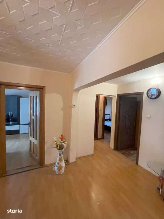 Apartament de vanzare, cu 3 camere decomandat, 68 mp, parter, zona Pas - Imagine principală: 4/10