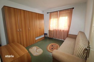 Vând apartament 3 camere în Hunedoara, zona M5-Mureșului, etaj 3