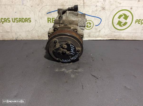 Compressor do ar condicionado Ford Fiesta 2010 - 4