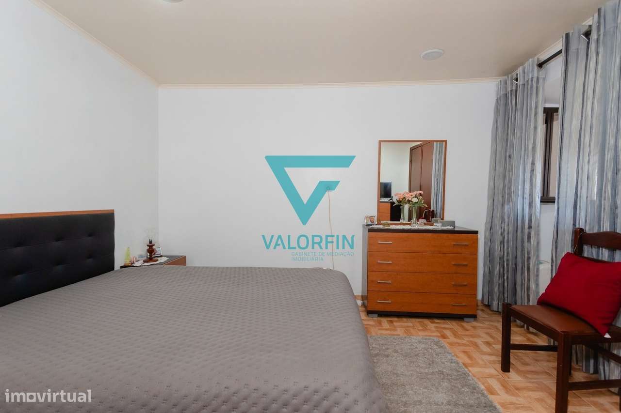 MORADIA T2 Térrea com Terreno e Logradouro | Porto de Mós-11