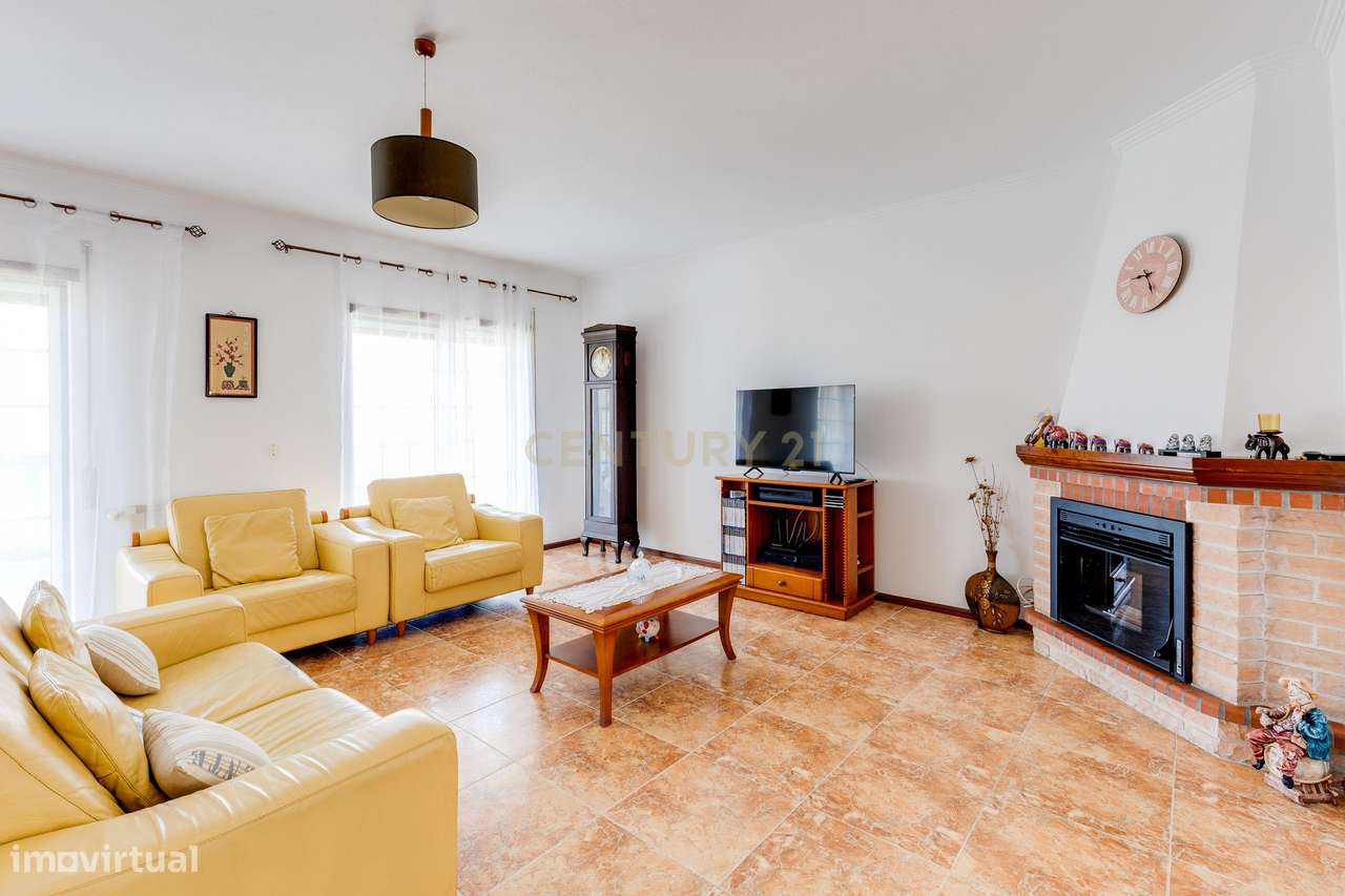Moradia Geminada a 450mt da praia da Vieira de Leiria - Oportunidade Ú-9