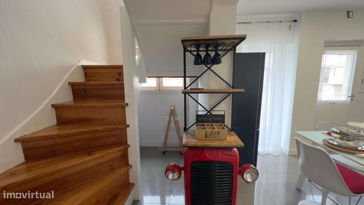 Quarto - localizado em Norton de Matos Coimbra - Grande imagem: 4/10