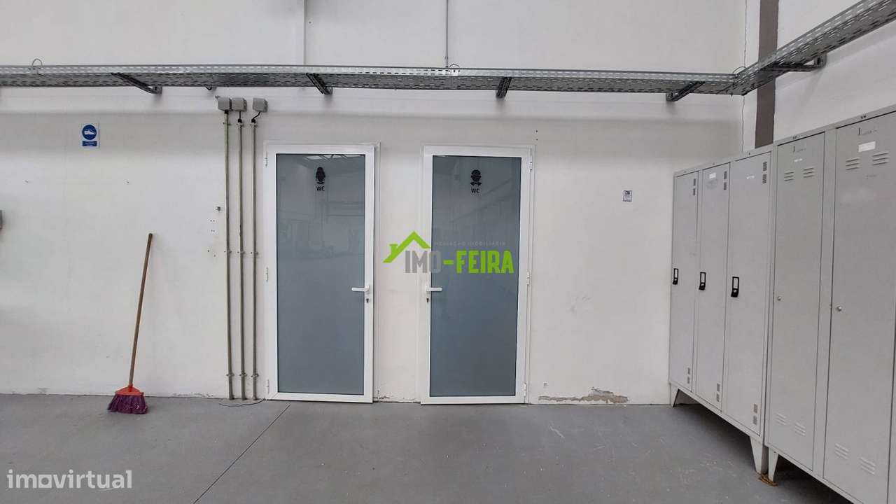 Pavilhão industrial , Fiães-45