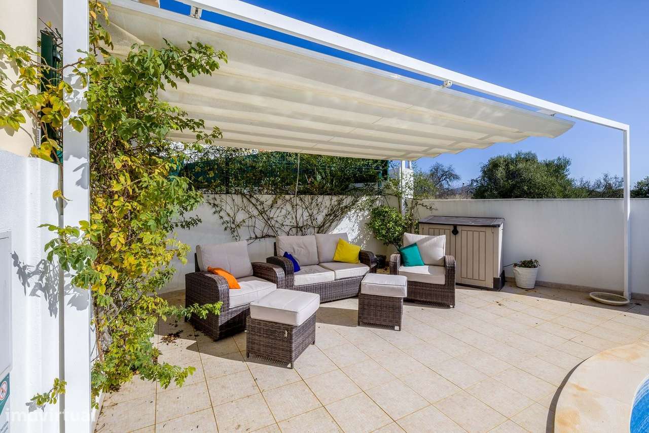 MORADIA TÉRREA V4 COM PISCINA PARA VENDA NO SARGAÇAL-29