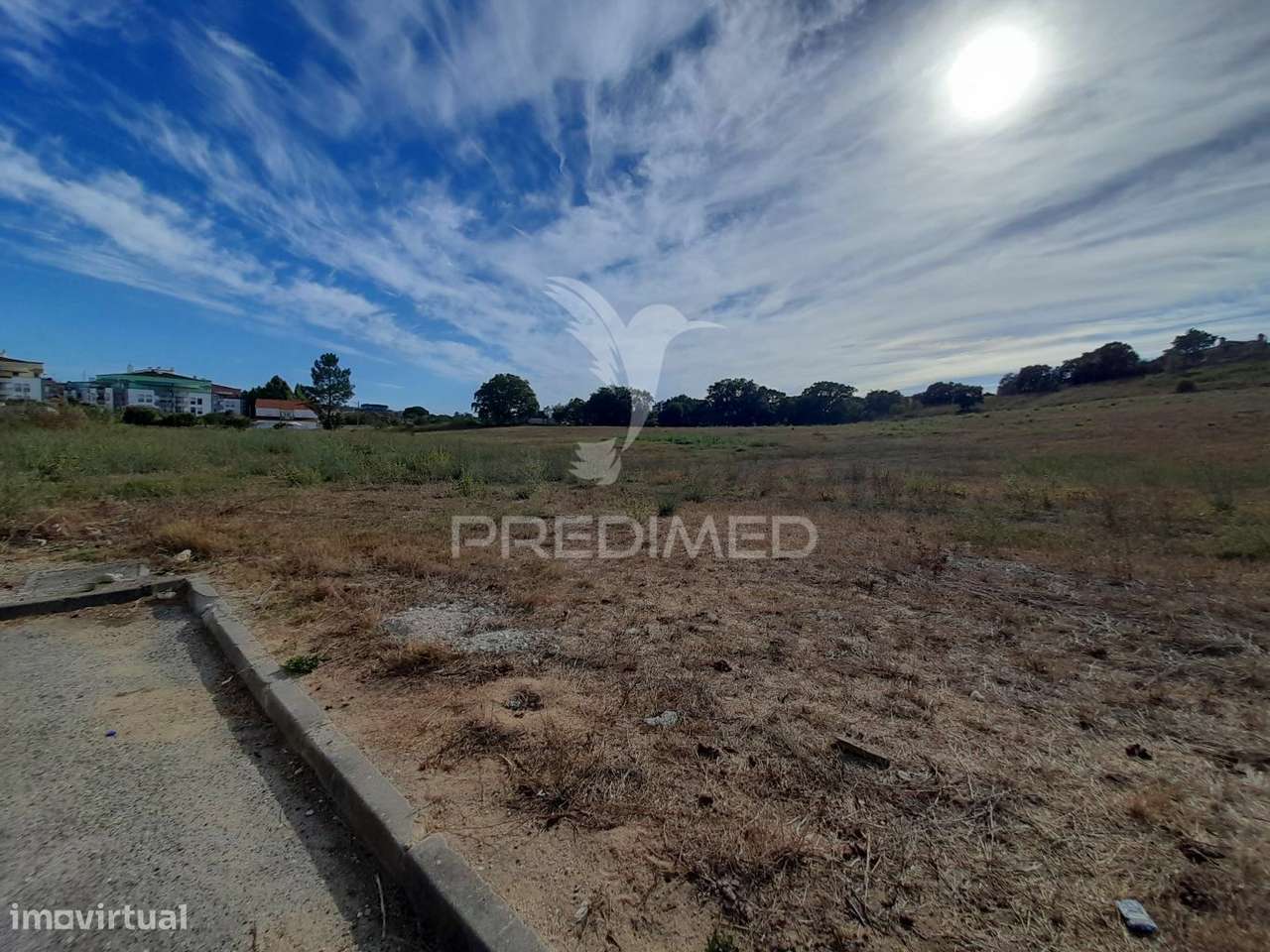 Terreno para construção junto ao complexo aquático. - Grande imagem: 2/16