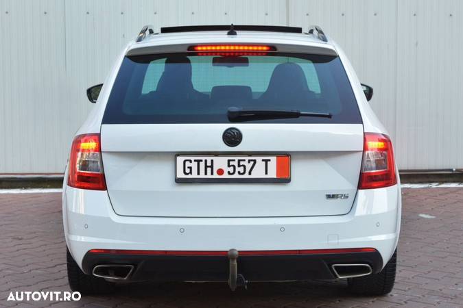 Skoda Octavia Combi 2.0 TDI DSG RS - 16