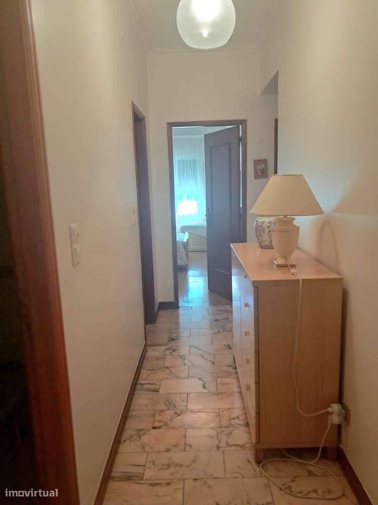 T3 em Prédio de Prestigio nas Laranjeiras com Garagem e Court Ténis-4