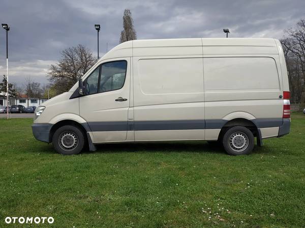 Mercedes-Benz Sprinter - 2