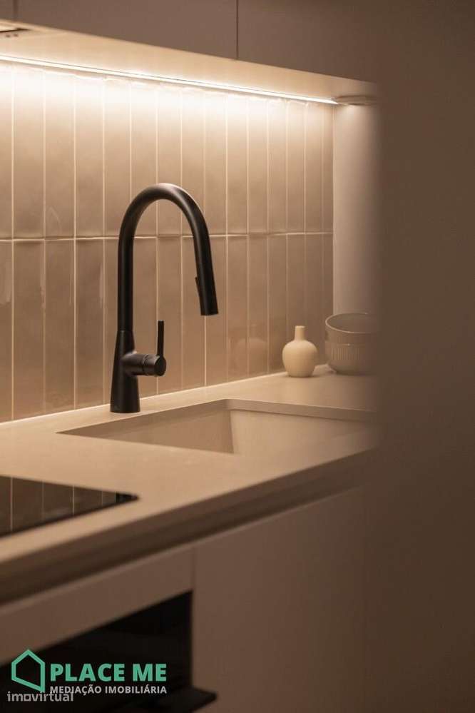 Apartamento T0 NOVO em condomínio fechado junto ao Parque da Rodovia-7