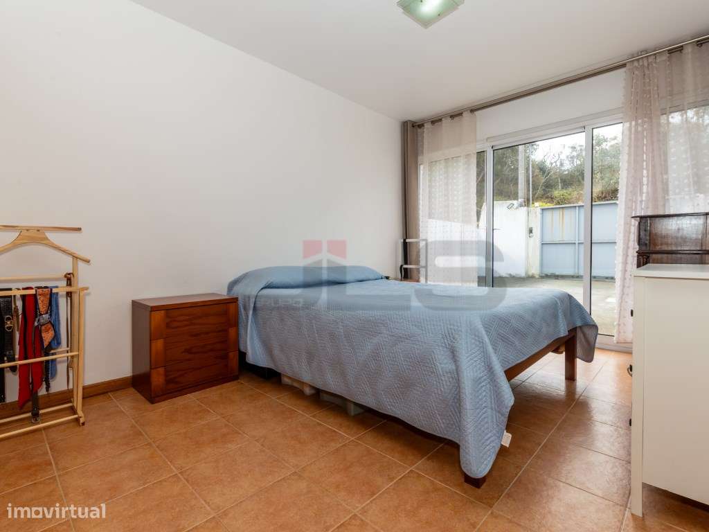 Moradia Térrea em Fenais da Luz: Conforto e Proximidade ao Mar-11
