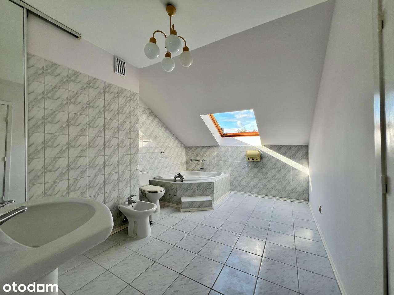 Dom z ogrodem i garażem na Maślicach-6