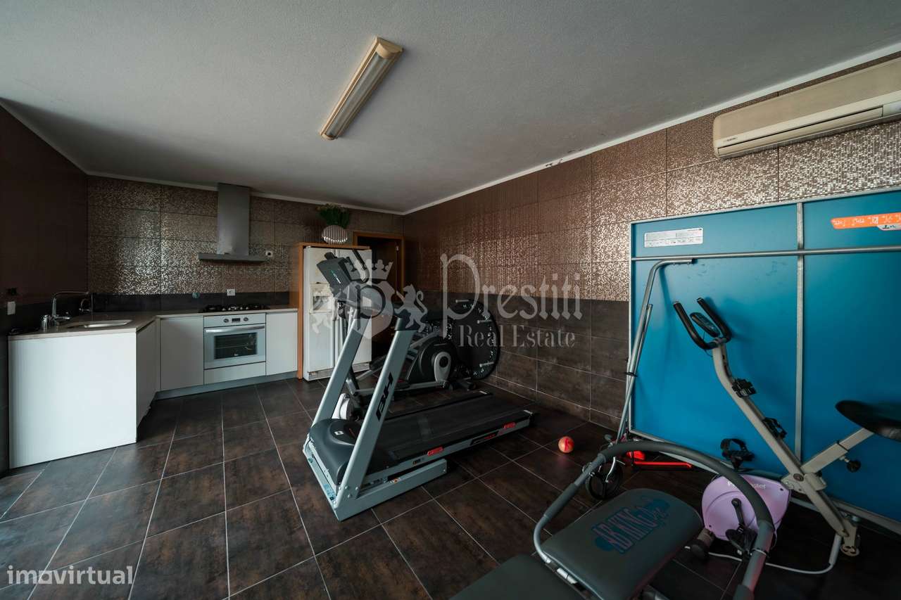 Moradia T4 com Vistas Deslumbrantes em Guimarães-47