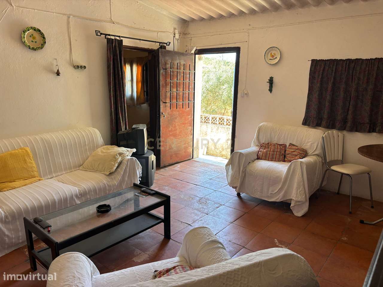 Quintinha com Moradia T2 + Armazém | 2ha vedados | Rio | Fruteiras | A-18