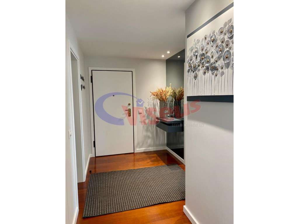 Apartamento T2 Penthouse Mobilado-11