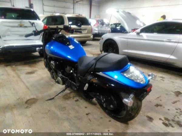 Suzuki Intruder - 3