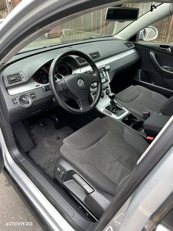 Volkswagen Passat 2.0 TDI DPF Highline - 5