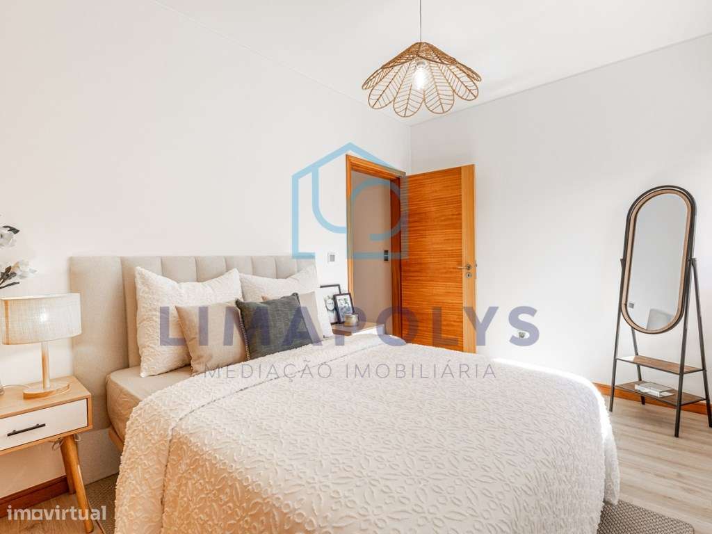 Elegante apartamento T1 renovado com lugar de garagem-11