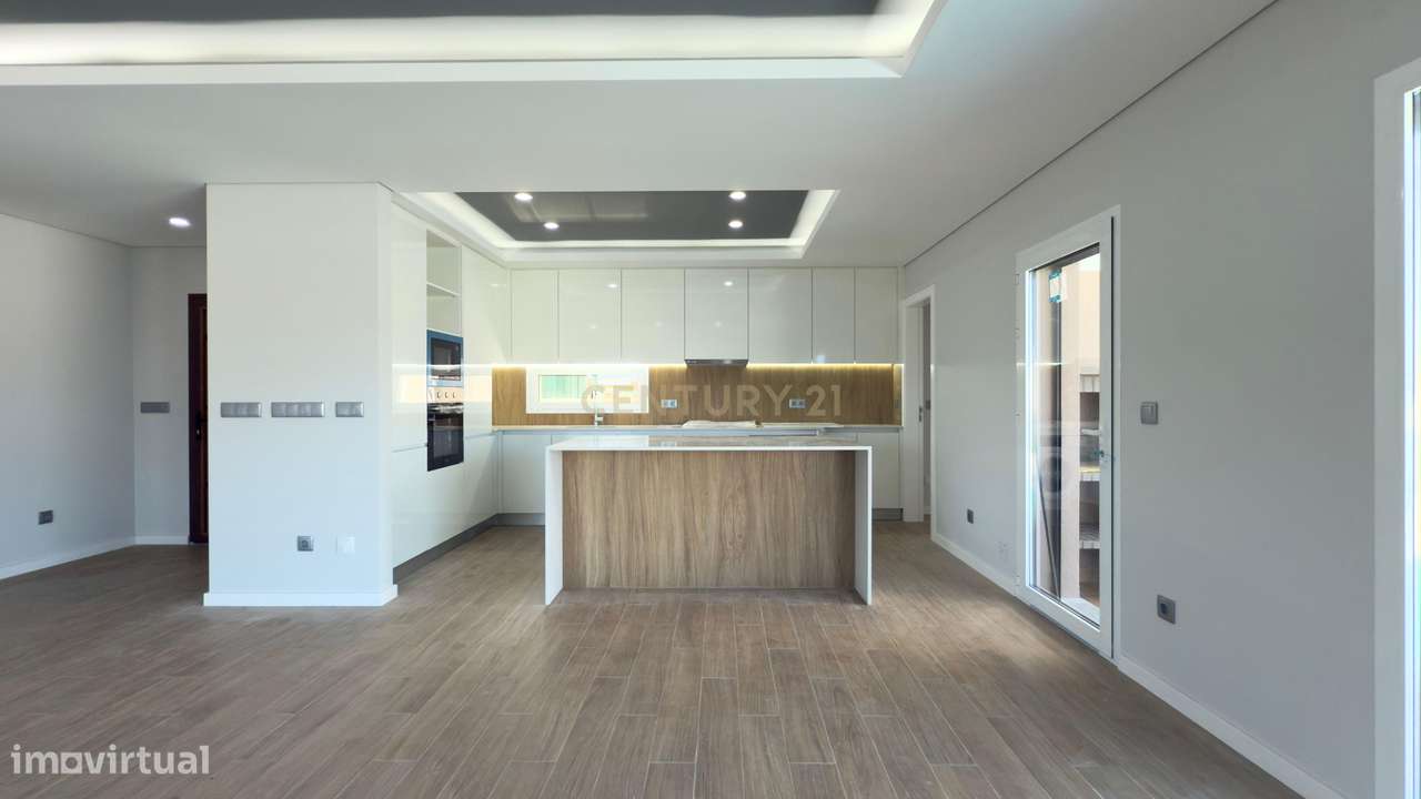 Moradia T4 Isolada com Piscina em Fernão Ferro | 640.000€-19