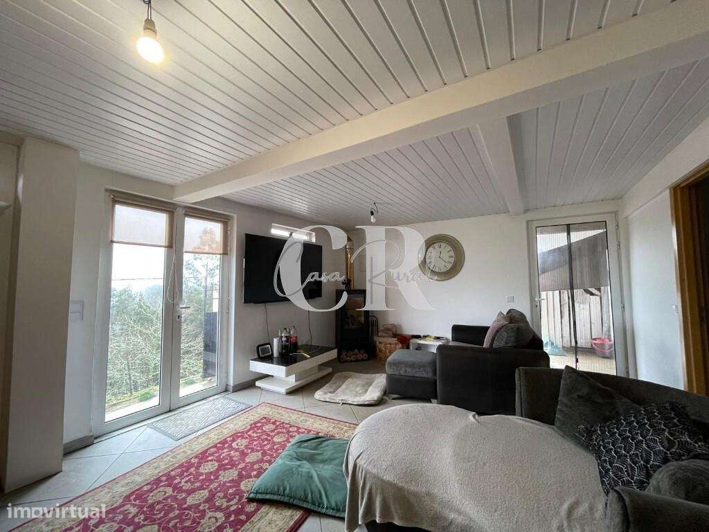 Casa de 4 quartas renovada com terreno em Vila Nova de Poiares-25