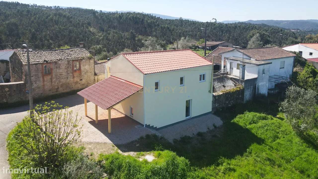 Moradia T3 de dois pisos com terreno totalmente renovada a cinco minut-53