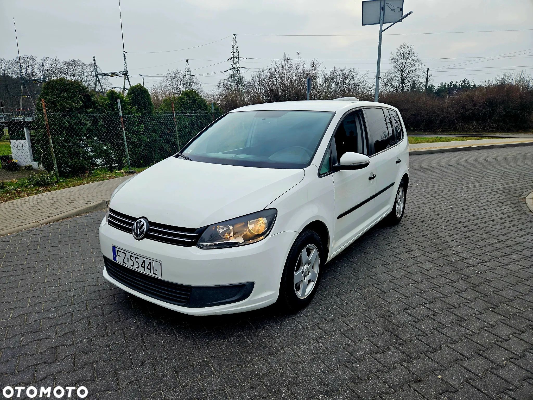 Volkswagen Touran 1.6 TDI DPF Comfortline - 1